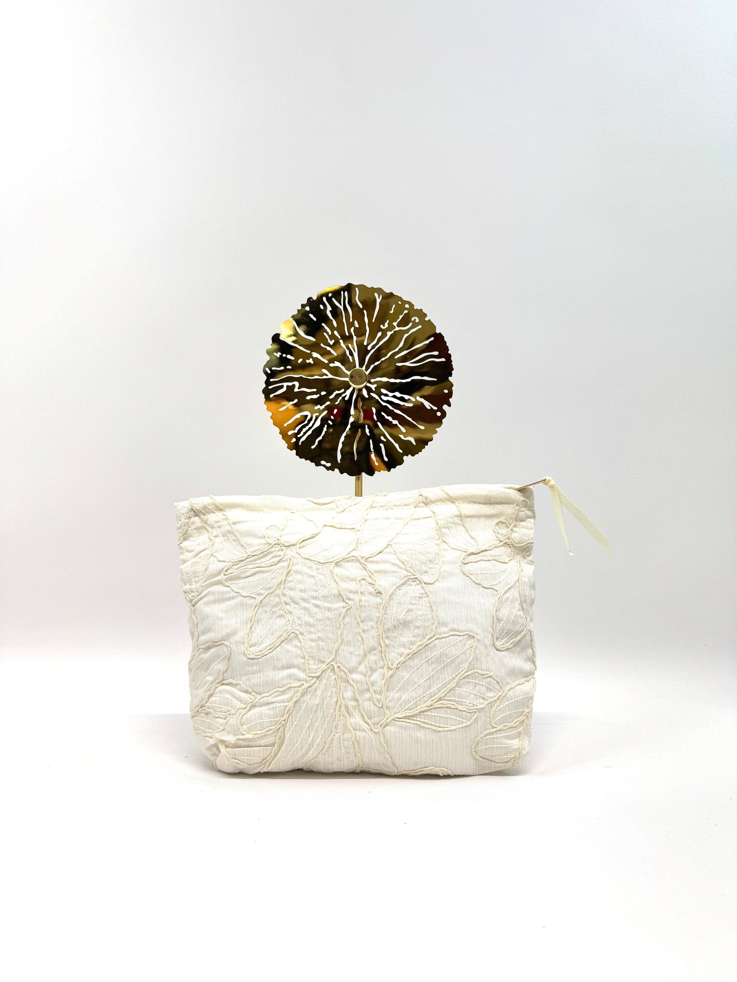 GROSSE TROUSSE D'EXCEPTION EN COTON LIN BRODERIES FLORALES DÉLICATES