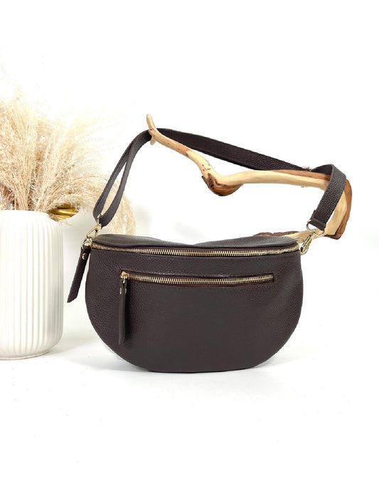 Large leather fanny pack with double metallic closure