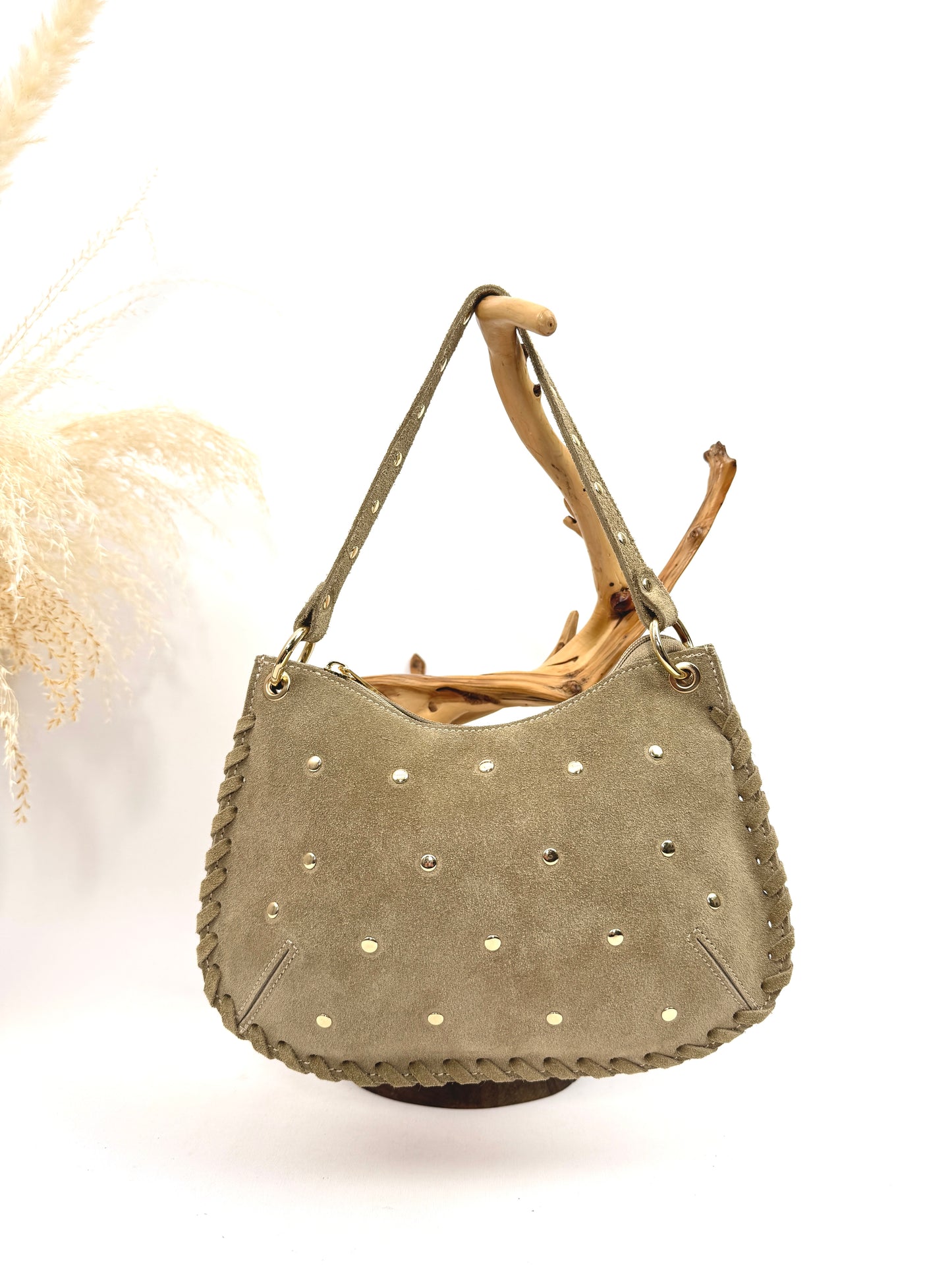 SAC EN CUIR À MAIN CLOUTÉ EN DAIM TRESSÉ  - COLLECTION CLOUS