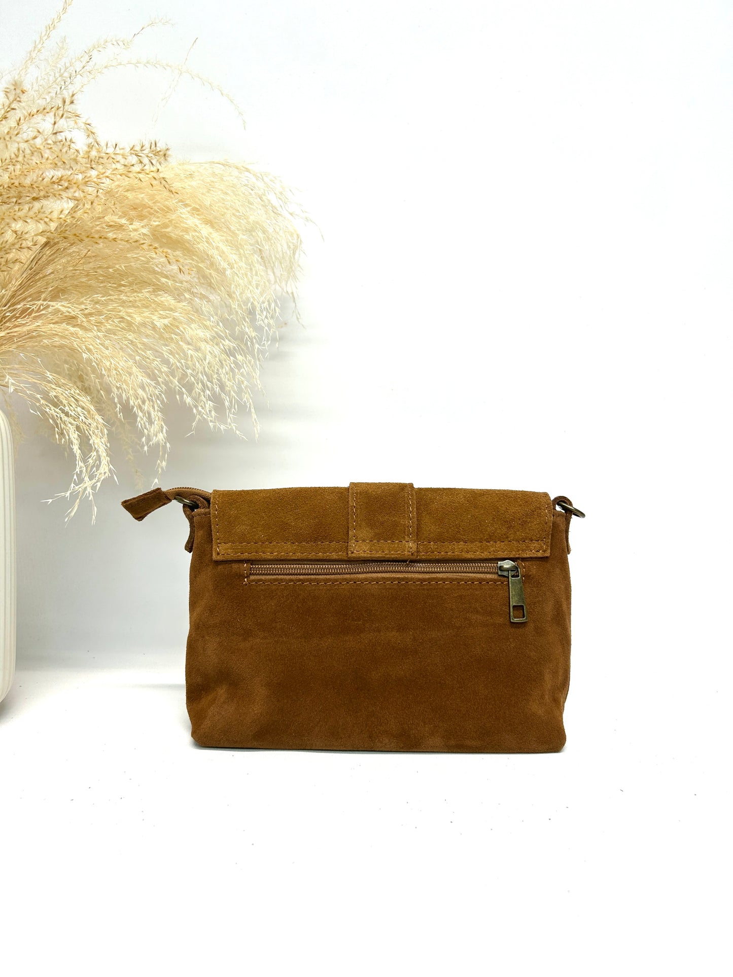 CHIC ITALIAN LEATHER RING BAG