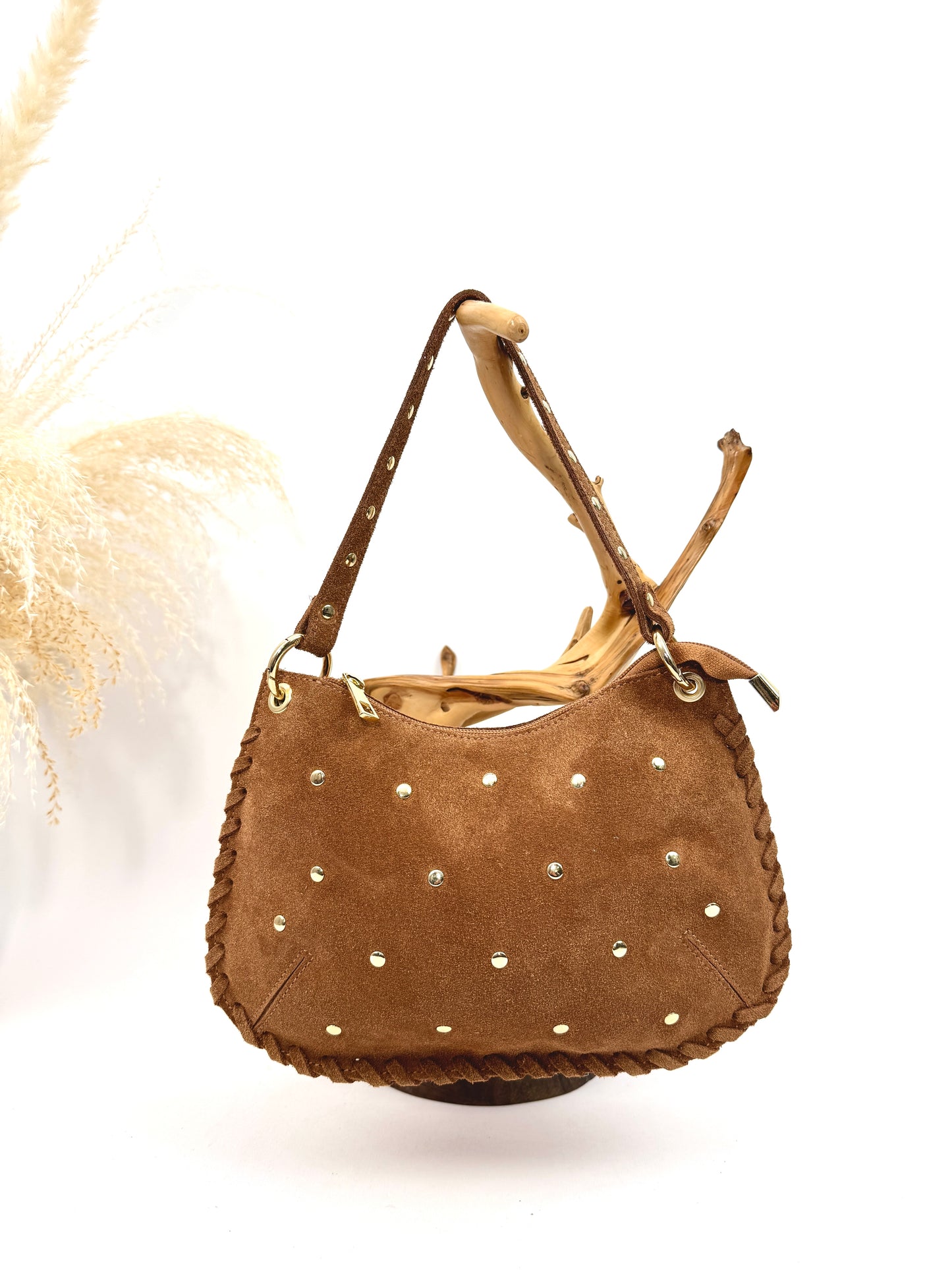 SAC EN CUIR À MAIN CLOUTÉ EN DAIM TRESSÉ  - COLLECTION CLOUS