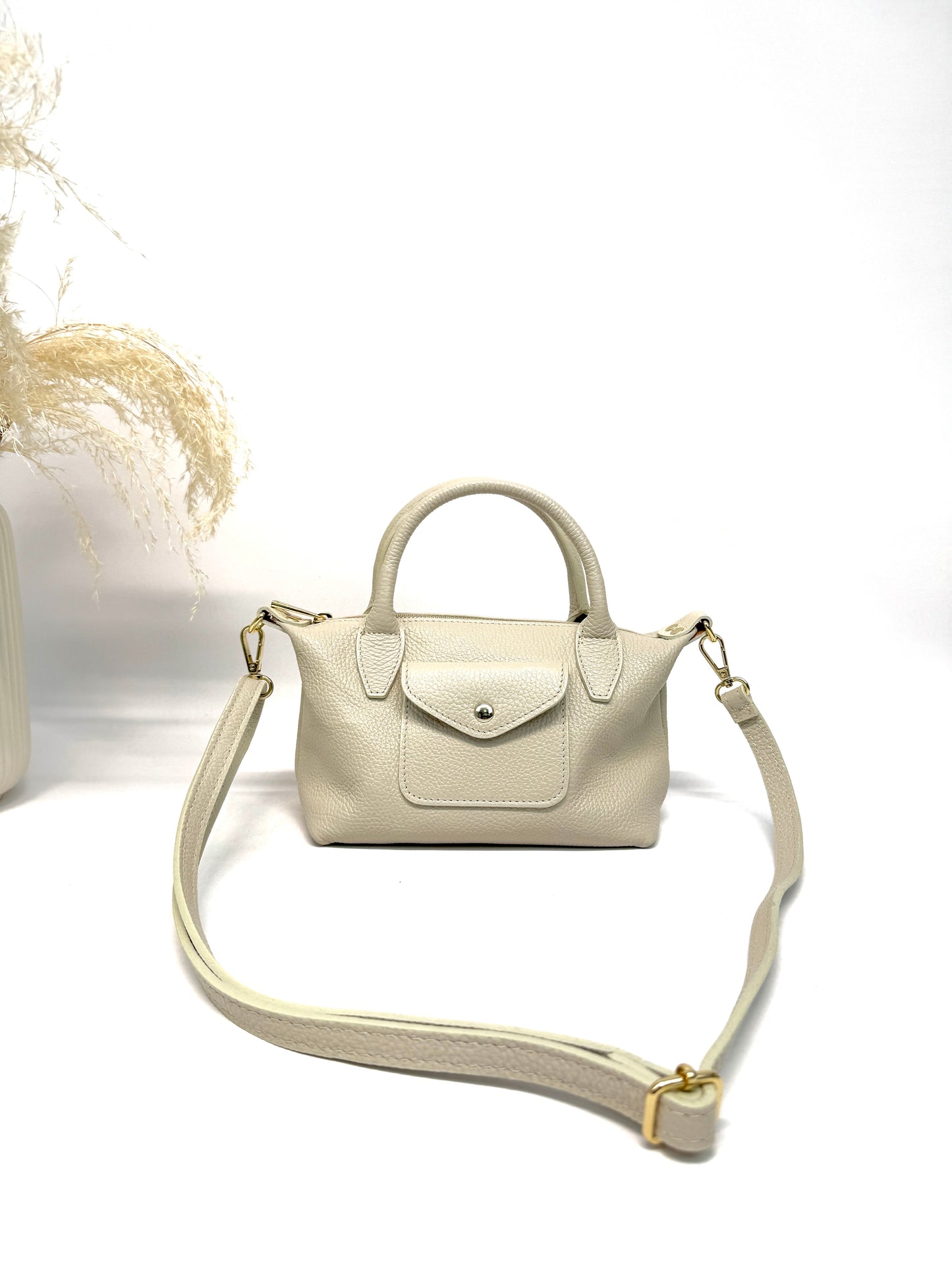 CUTE AND ELEGANT COMPACT LEATHER SHOULDER BAG