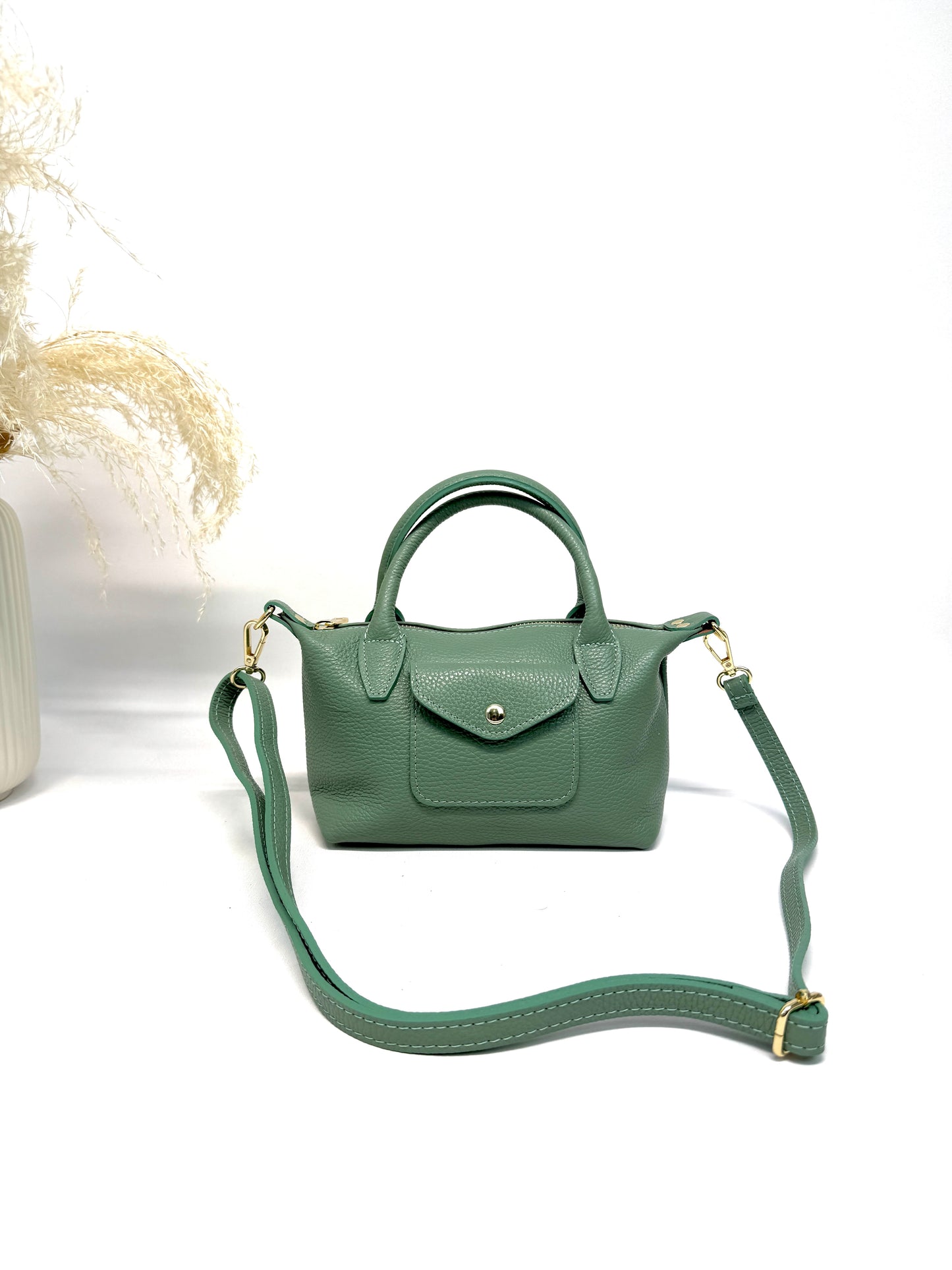 CUTE AND ELEGANT COMPACT LEATHER SHOULDER BAG