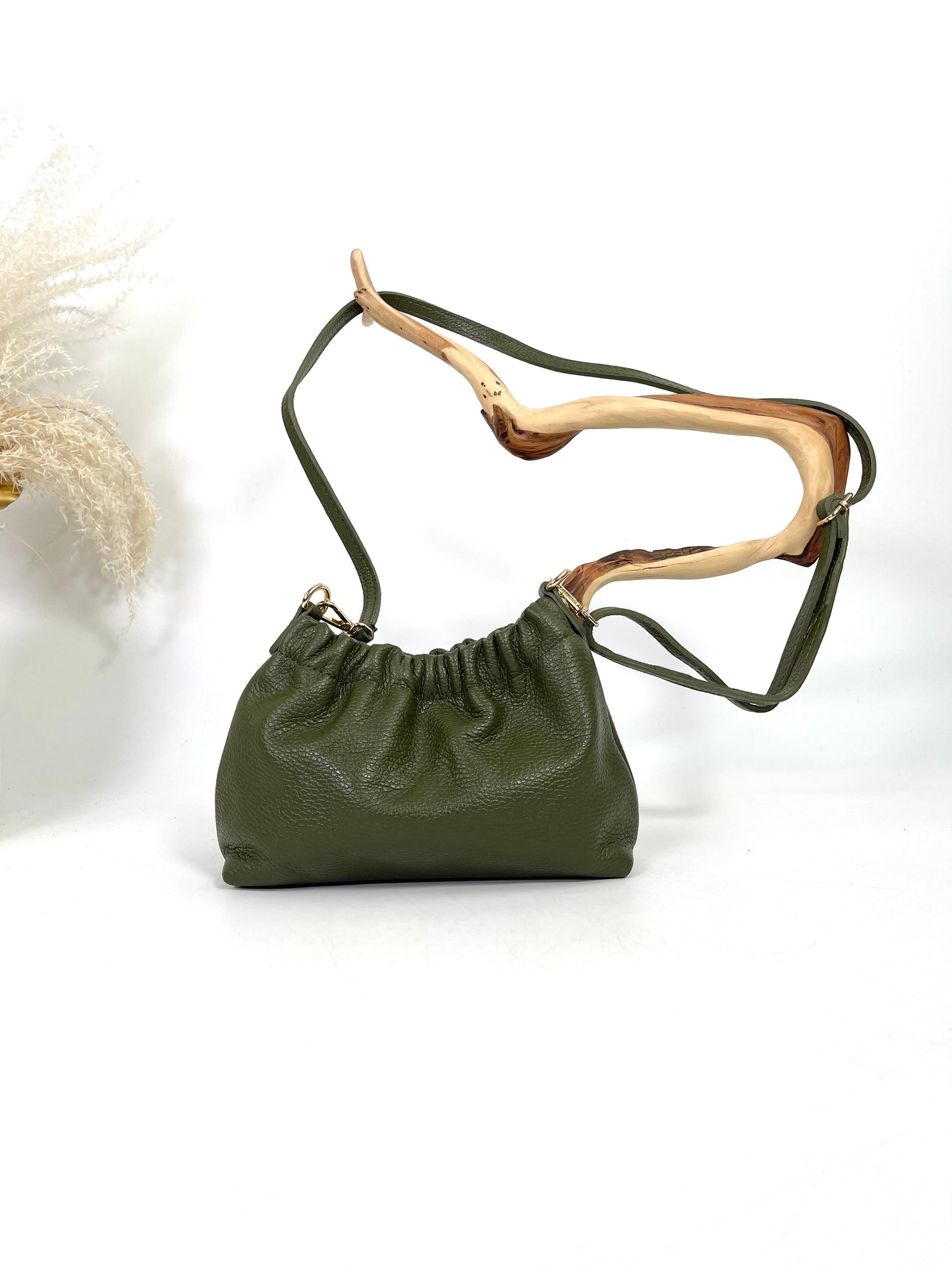 Italian leather purse with chain and magnetic closure, Aïcha