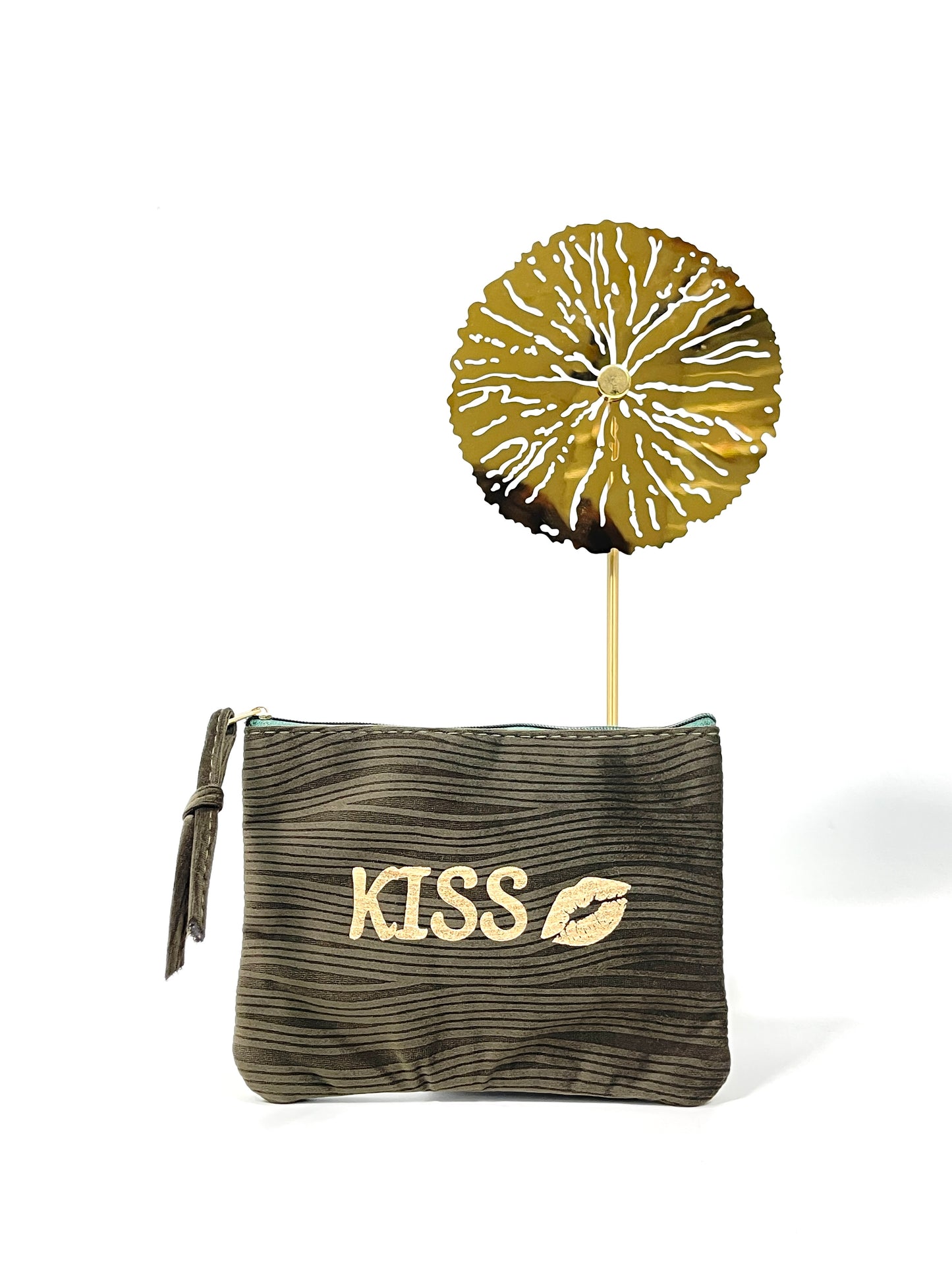 "KISS" VELVET POUCH